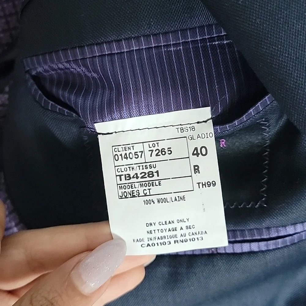 Suit - Picture 6 of 8